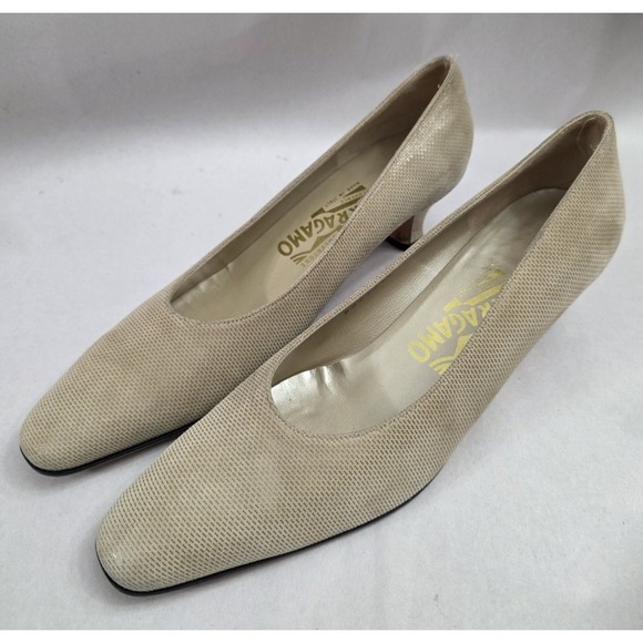Salvatore Ferragamo Shoes - Salvatore Ferragamo (Sz 8 2A)  Pumps Cream Shoes Heels. Narrow